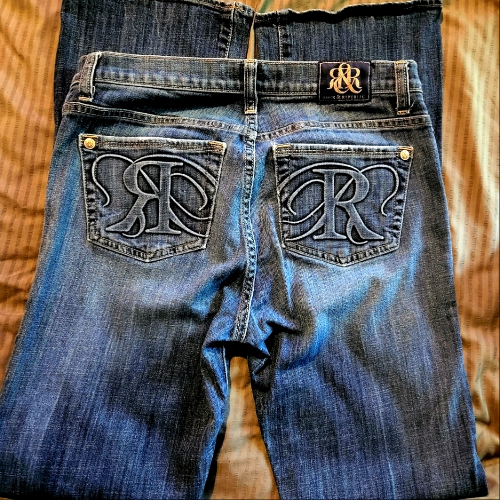 ROCK & REPUBLIC BOOT CUT JEANS
